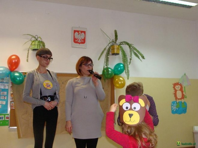 Światowy Dzień Pluszowego Misia w Przedszkolu w Dylewie [09.12.2015] - zdjęcie #12 - eOstroleka.pl