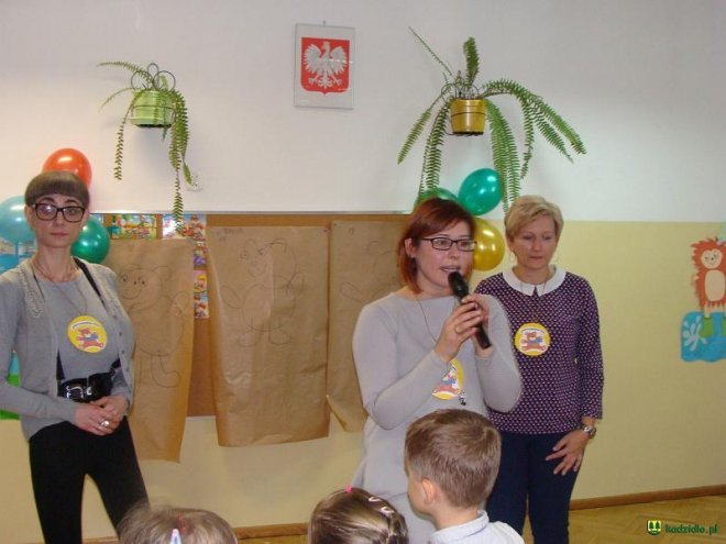 Światowy Dzień Pluszowego Misia w Przedszkolu w Dylewie [09.12.2015] - zdjęcie #11 - eOstroleka.pl