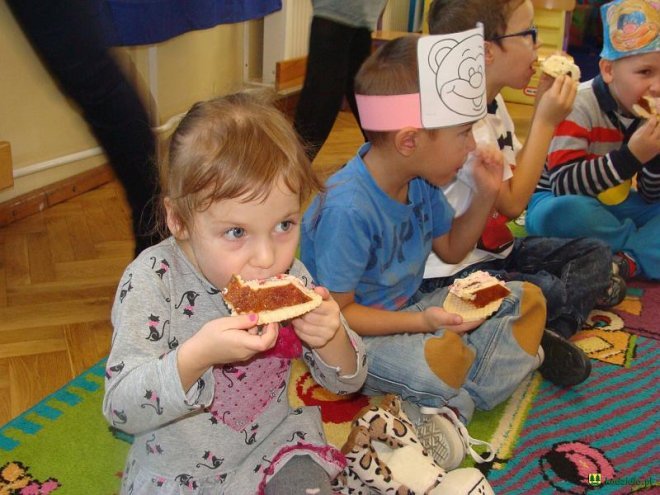 Światowy Dzień Pluszowego Misia w Przedszkolu w Dylewie [09.12.2015] - zdjęcie #76 - eOstroleka.pl