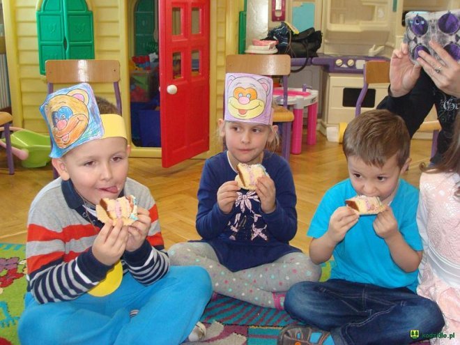 Światowy Dzień Pluszowego Misia w Przedszkolu w Dylewie [09.12.2015] - zdjęcie #77 - eOstroleka.pl