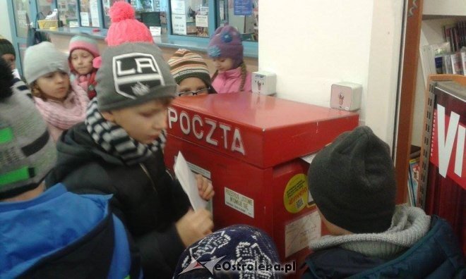 Mikołaj w Szkole Podstawowej nr 10 w Ostrołęce [09.12.2015] - zdjęcie #44 - eOstroleka.pl