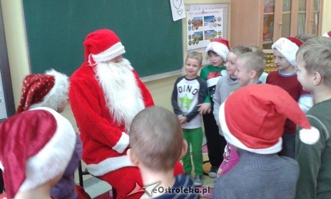 Mikołaj w Szkole Podstawowej nr 10 w Ostrołęce [09.12.2015] - zdjęcie #12 - eOstroleka.pl