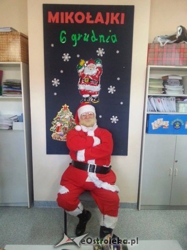 Mikołaj w Szkole Podstawowej nr 10 w Ostrołęce [09.12.2015] - zdjęcie #36 - eOstroleka.pl