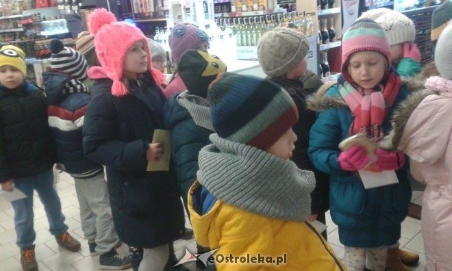 Mikołaj w Szkole Podstawowej nr 10 w Ostrołęce [09.12.2015] - zdjęcie #35 - eOstroleka.pl