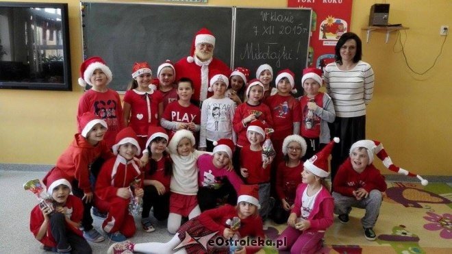 Mikołaj w Szkole Podstawowej nr 10 w Ostrołęce [09.12.2015] - zdjęcie #33 - eOstroleka.pl