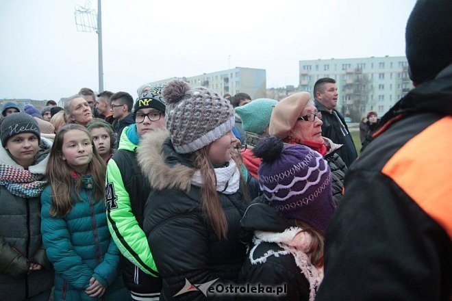 Tłumy ostrołęczan przywitały ciężarówkę Coca Coli z Mikołajem [09.12.2015] - zdjęcie #10 - eOstroleka.pl