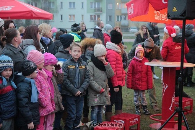 Tłumy ostrołęczan przywitały ciężarówkę Coca Coli z Mikołajem [09.12.2015] - zdjęcie #28 - eOstroleka.pl