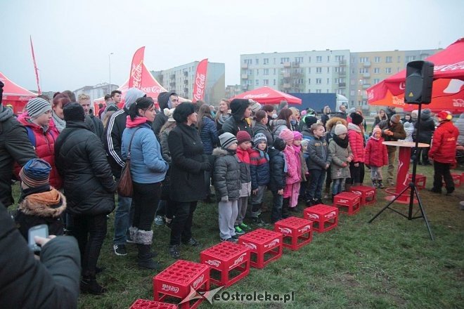 Tłumy ostrołęczan przywitały ciężarówkę Coca Coli z Mikołajem [09.12.2015] - zdjęcie #29 - eOstroleka.pl