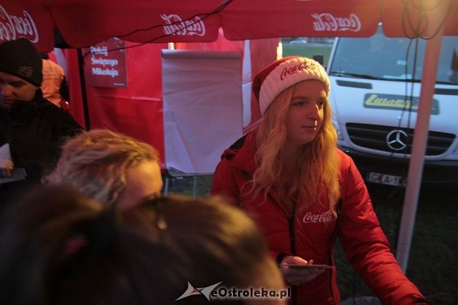 Tłumy ostrołęczan przywitały ciężarówkę Coca Coli z Mikołajem [09.12.2015] - zdjęcie #44 - eOstroleka.pl