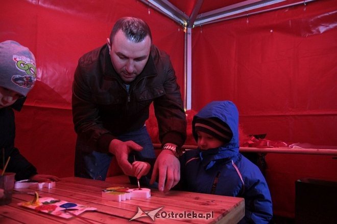 Tłumy ostrołęczan przywitały ciężarówkę Coca Coli z Mikołajem [09.12.2015] - zdjęcie #16 - eOstroleka.pl