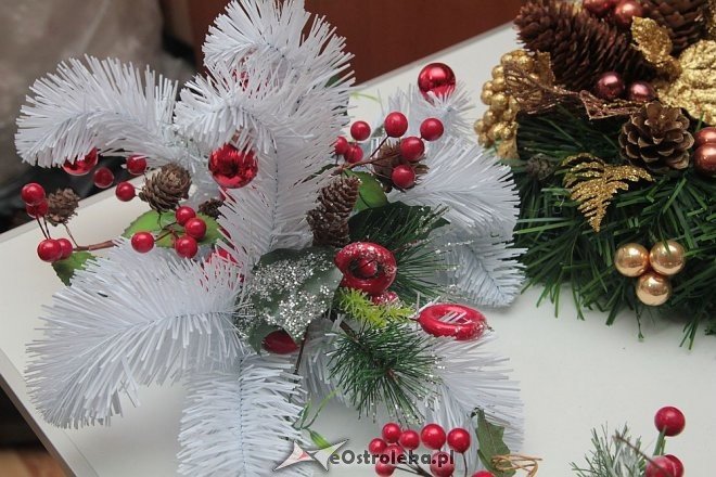 Kiermasz u „Motylków” trwa: Ostatnia szansa na zakup wyjątkowych świątecznych stroików [10.12.2015] - zdjęcie #6 - eOstroleka.pl