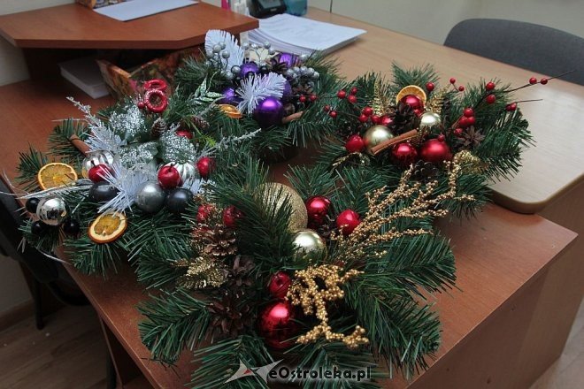 Kiermasz u „Motylków” trwa: Ostatnia szansa na zakup wyjątkowych świątecznych stroików [10.12.2015] - zdjęcie #10 - eOstroleka.pl