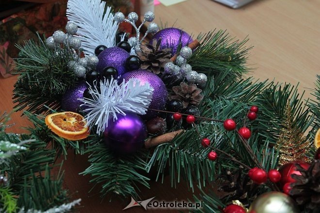 Kiermasz u „Motylków” trwa: Ostatnia szansa na zakup wyjątkowych świątecznych stroików [10.12.2015] - zdjęcie #12 - eOstroleka.pl