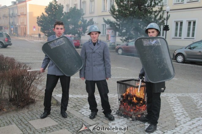 Zamieszki na ulicach Ostrołęki: Starcie „związkowców” milicją [11.12.2015] - zdjęcie #44 - eOstroleka.pl