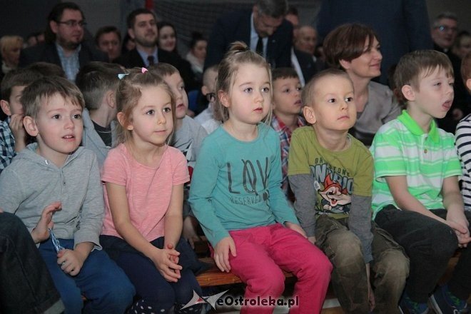 Miejska „dziewiątka” oficjalnie już Bajkową Krainą [11.12.2015] - zdjęcie #38 - eOstroleka.pl