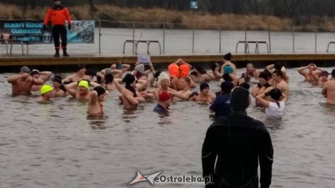 Ostrołęckie Morsy biły Rekord Guinnessa [13.12.2015] - zdjęcie #28 - eOstroleka.pl
