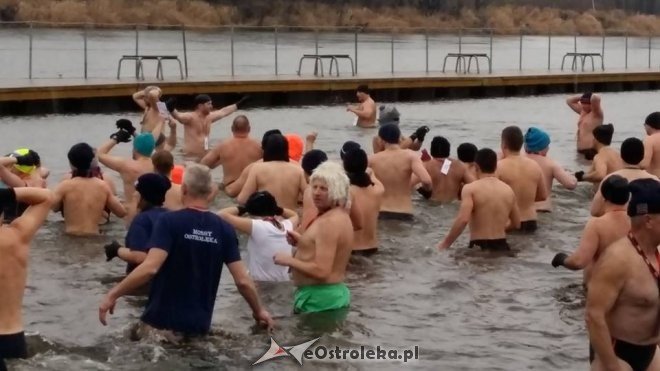 Ostrołęckie Morsy biły Rekord Guinnessa [13.12.2015] - zdjęcie #20 - eOstroleka.pl