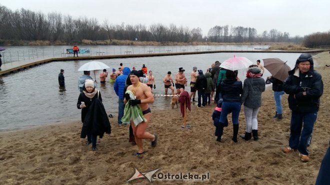 Ostrołęckie Morsy biły Rekord Guinnessa [13.12.2015] - zdjęcie #12 - eOstroleka.pl