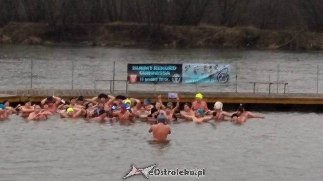 Ostrołęckie Morsy biły Rekord Guinnessa [13.12.2015] - zdjęcie #11 - eOstroleka.pl