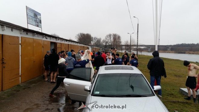 Ostrołęckie Morsy biły Rekord Guinnessa [13.12.2015] - zdjęcie #9 - eOstroleka.pl