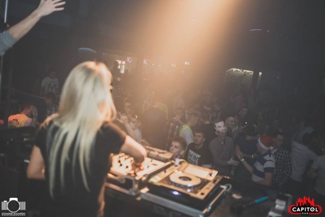 Noc Wariatów z Niną Suerte w Clubie Capitol Sypniewo [13.12.2015] - zdjęcie #4 - eOstroleka.pl