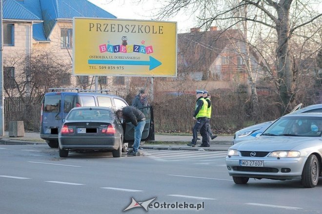 Ostrołęka: Wypadek na skrzyżowaniu 11 Listopada i Dobrzańskiego [14.12.2015] - zdjęcie #2 - eOstroleka.pl