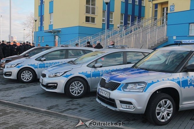 Cztery nowe radiowozy dla ostrołęckiej policji [14.12.2015] - zdjęcie #4 - eOstroleka.pl