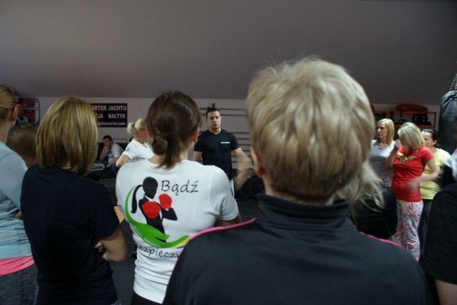 O obronie koniecznej i stanie wyższej konieczności z kursantkami XI edycji Bądź Bezpieczna [14.12.2015] - zdjęcie #3 - eOstroleka.pl