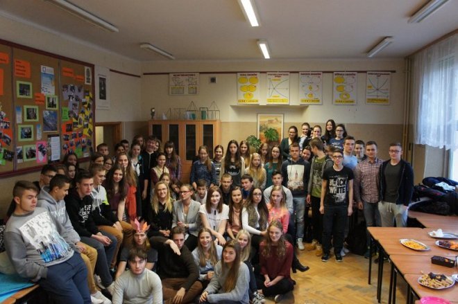„Święto Dziękczynienia” w I Liceum Ogólnokształcącym w Ostrołęce [14.12.2015] - zdjęcie #34 - eOstroleka.pl