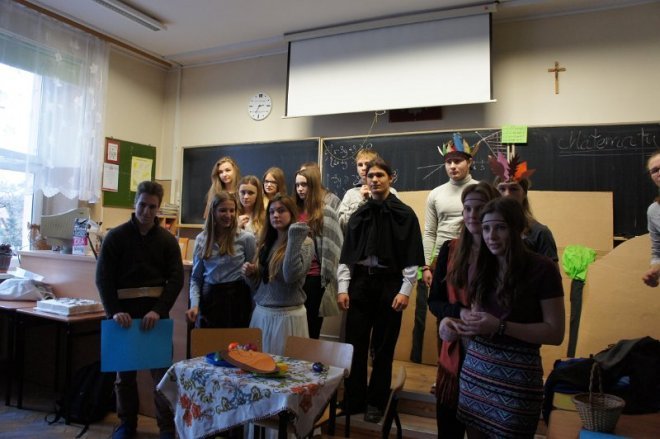 „Święto Dziękczynienia” w I Liceum Ogólnokształcącym w Ostrołęce [14.12.2015] - zdjęcie #38 - eOstroleka.pl