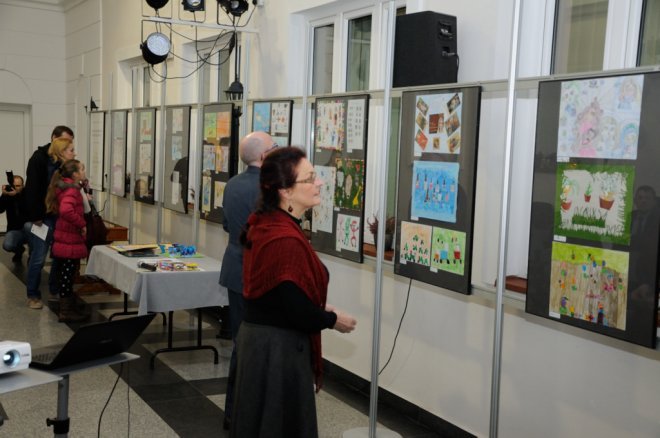 Finisaż wystawy kolekcjonerskiej w Muzeum Kultury Kurpiowskiej [17.12.2015] - zdjęcie #22 - eOstroleka.pl