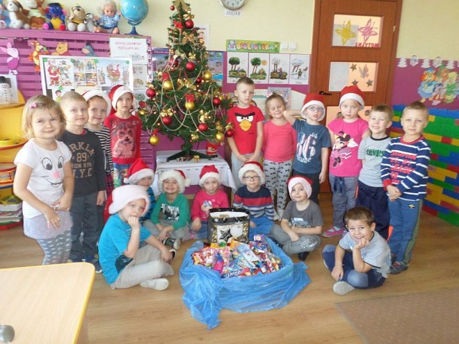 Przedświąteczna zbiórka słodyczy w miejskiej „ósemce” [17.12.2015] - zdjęcie #6 - eOstroleka.pl