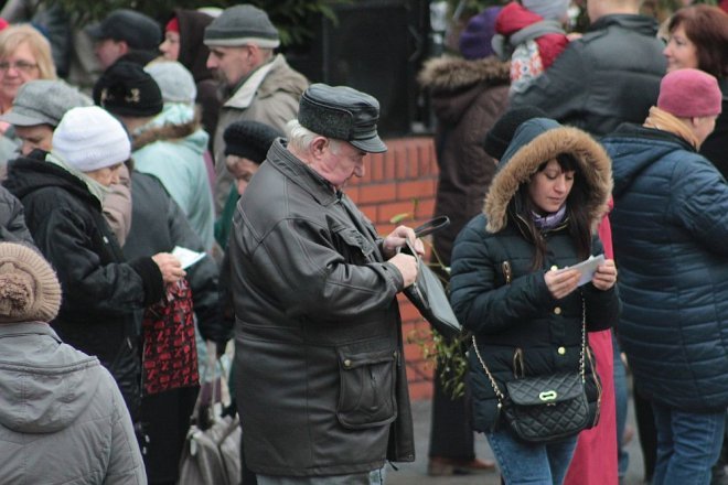 Ostrołęka: Wigilia Miejska 2015 [19.12.2015] - zdjęcie #40 - eOstroleka.pl