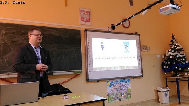 Profilaktyczny program „B&N” trafił do szkoły w Kuninie [21.12.2015] - zdjęcie #1 - eOstroleka.pl