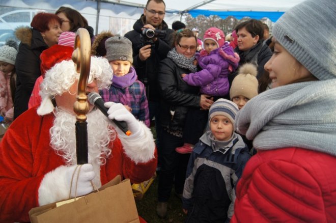 Spotkanie z Mikołajem w Olszewo-Borkach [21.12.2015] - zdjęcie #70 - eOstroleka.pl