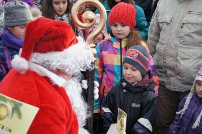 Spotkanie z Mikołajem w Olszewo-Borkach [21.12.2015] - zdjęcie #82 - eOstroleka.pl