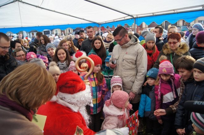 Spotkanie z Mikołajem w Olszewo-Borkach [21.12.2015] - zdjęcie #79 - eOstroleka.pl