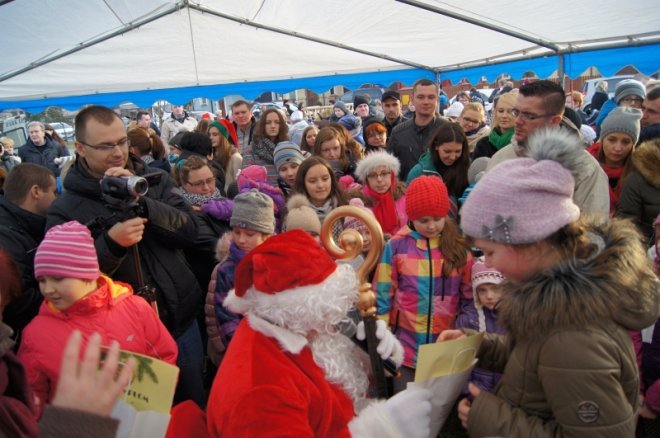 Spotkanie z Mikołajem w Olszewo-Borkach [21.12.2015] - zdjęcie #78 - eOstroleka.pl