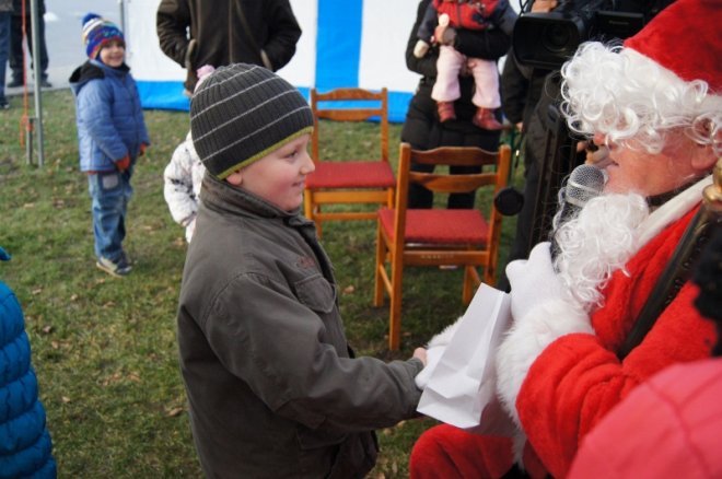 Spotkanie z Mikołajem w Olszewo-Borkach [21.12.2015] - zdjęcie #6 - eOstroleka.pl