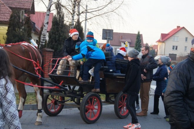 Spotkanie z Mikołajem w Olszewo-Borkach [21.12.2015] - zdjęcie #4 - eOstroleka.pl