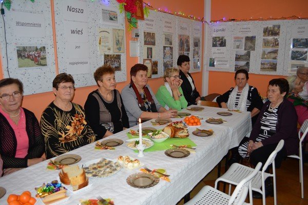 Lipniki: Wigilijne spotkanie z Kołem Gospodyń Wiejskich [22.12.2015] - zdjęcie #17 - eOstroleka.pl