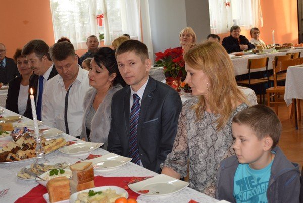 Lipniki: Wigilijne spotkanie z Kołem Gospodyń Wiejskich [22.12.2015] - zdjęcie #10 - eOstroleka.pl