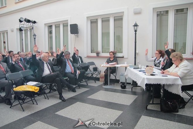 Budżet powiatu ostrołęckiego uchwalony. Radni byli jednogłośni [22.12.2015] - zdjęcie #1 - eOstroleka.pl