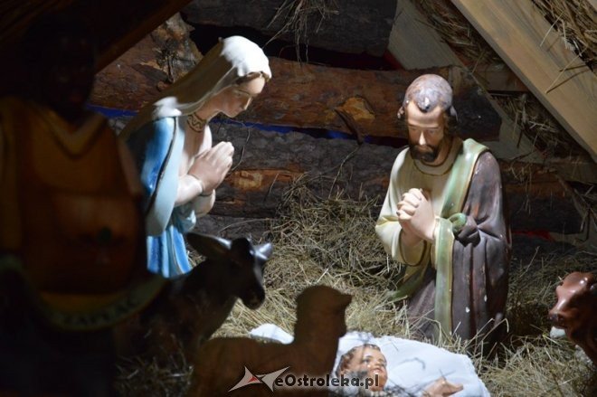 Szopki bożonarodzeniowe w ostrołęckich parafiach [25.12.2015] - zdjęcie #5 - eOstroleka.pl