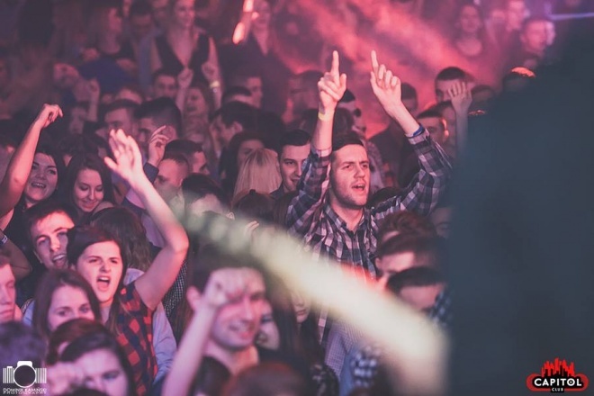 Mega gwiazdy disco polo w Clubie Capitol Sypniewo [27.12.2015] - zdjęcie #69 - eOstroleka.pl