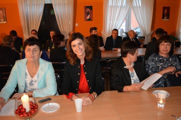 Wigilijne spotkanie samorządu gminy Łyse z udziałem Miss Polski 2014 Ewy Mielnickiej [22.12.2015] - zdjęcie #18 - eOstroleka.pl