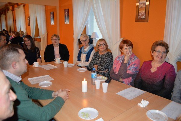 Wigilijne spotkanie samorządu gminy Łyse z udziałem Miss Polski 2014 Ewy Mielnickiej [22.12.2015] - zdjęcie #10 - eOstroleka.pl