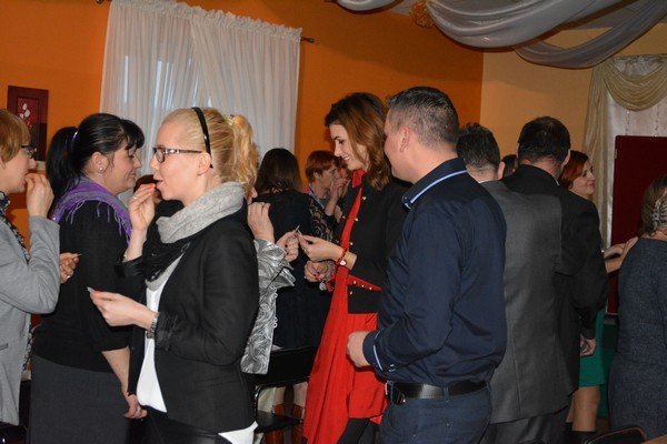 Wigilijne spotkanie samorządu gminy Łyse z udziałem Miss Polski 2014 Ewy Mielnickiej [22.12.2015] - zdjęcie #5 - eOstroleka.pl