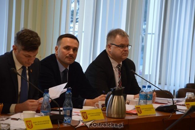 Sesja Rady Miasta Ostrołęki [30.12.2015] - zdjęcie #5 - eOstroleka.pl