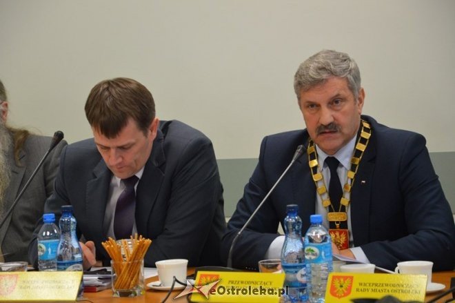 Sesja Rady Miasta Ostrołęki [30.12.2015] - zdjęcie #23 - eOstroleka.pl